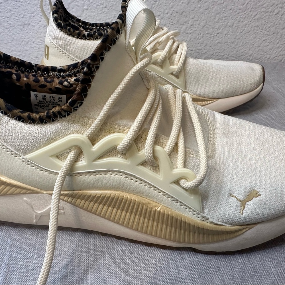 Puma Women's Cream Sneakers